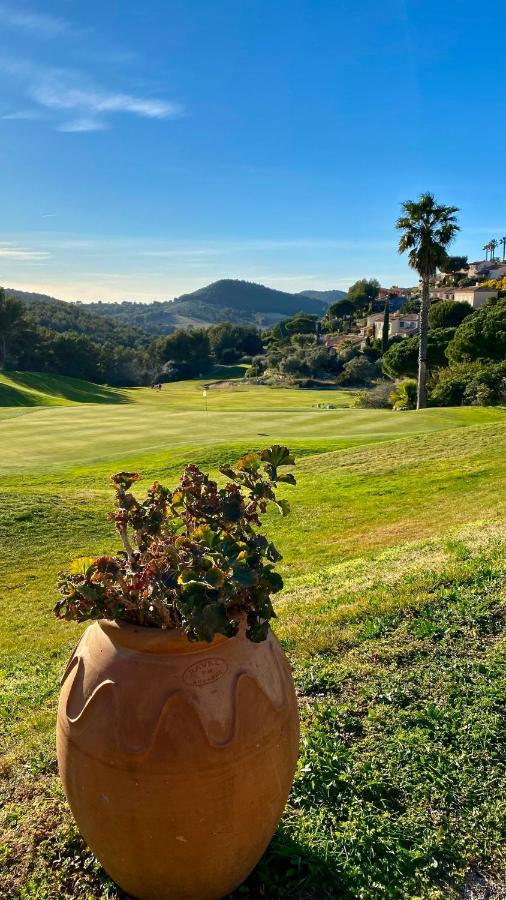 Hameau des amandiers-vue mer&golf Saint-Cyr-sur-Mer Extérieur photo