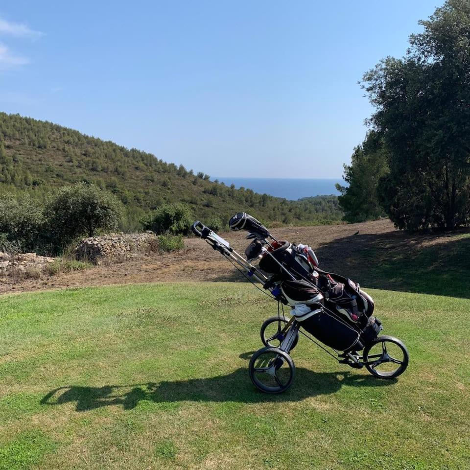 Hameau des amandiers-vue mer&golf Saint-Cyr-sur-Mer Extérieur photo